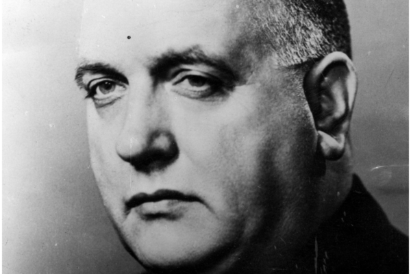 La Trágica Historia de Josef Tiso: Un Sacerdote Convertido en Cómplice...